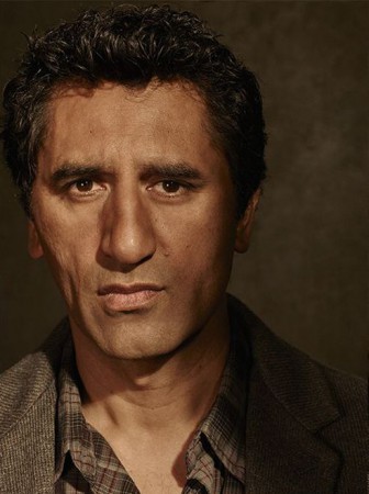 Travis Manawa (Cliff Curtis)
